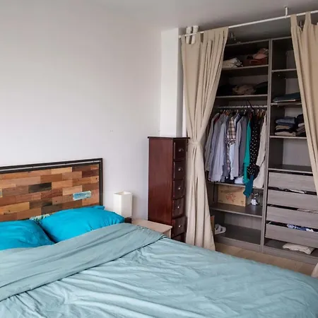 Spacious Near Canal Saint Martin Apartment Paris