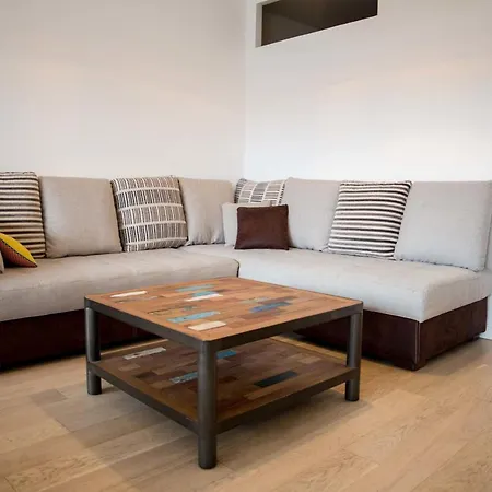 Spacious Near Canal Saint Martin * Parigi