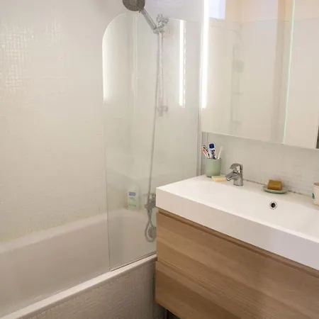 Spacious Near Canal Saint Martin * Paris